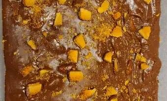 slow cooker crunchie fudge