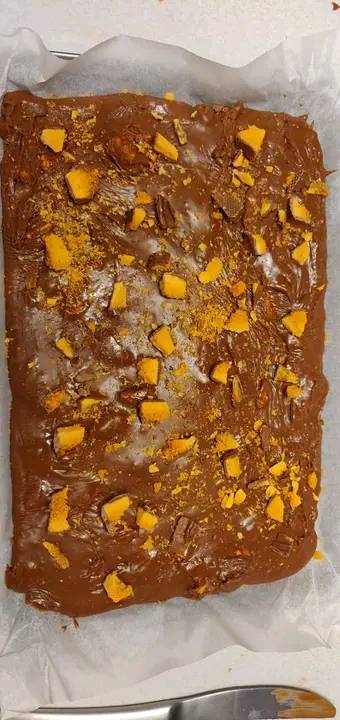 slow cooker crunchie fudge