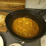 EASY SLOW COOKER CHICKEN CURRY